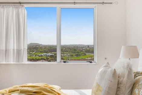 Photo of property in 35 Mccahill Views, Botany Downs, Auckland, 2010