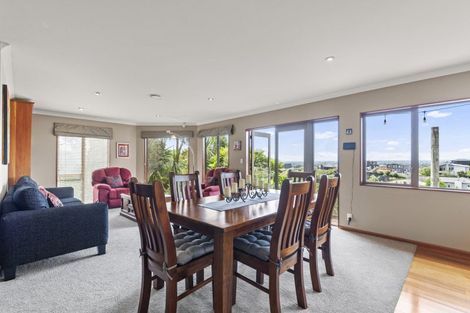 Photo of property in 117 Ruapehu Drive, Fitzherbert, Palmerston North, 4410