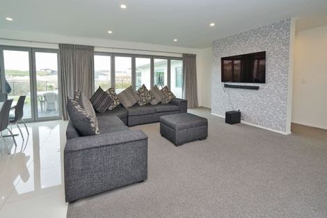 Photo of property in 14 Platina Place, Flagstaff, Hamilton, 3210