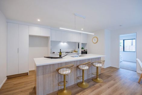 Photo of property in 1/5 Marsh Avenue, Forrest Hill, Auckland, 0620