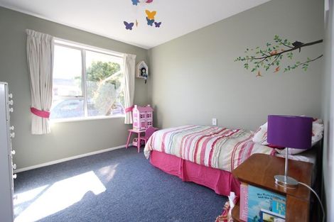 Photo of property in 12 Malabar Crescent, Broomfield, Christchurch, 8042