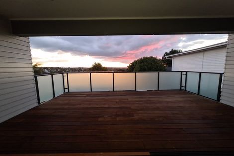 Photo of property in 6a Brunton Place, Glenfield, Auckland, 0629