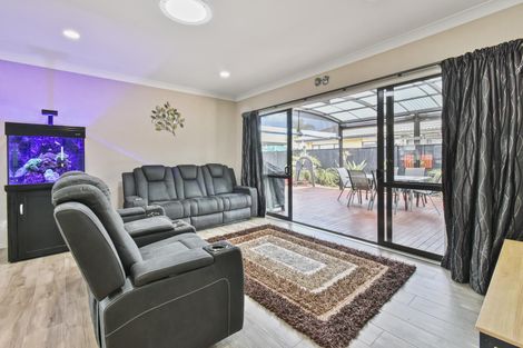 Photo of property in 25 Girvan Terrace, Wattle Downs, Auckland, 2103