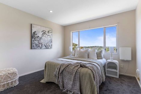 Photo of property in 2/845 East Coast Road, Northcross, Auckland, 0630