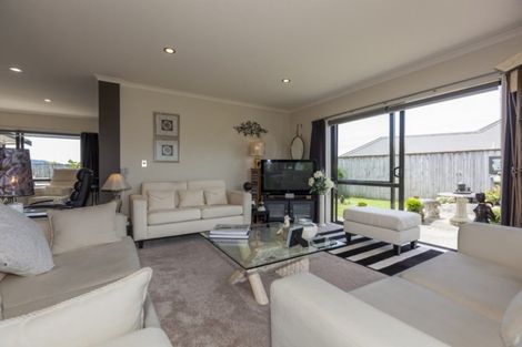 Photo of property in 17 Consort Close, Paraparaumu Beach, Paraparaumu, 5032