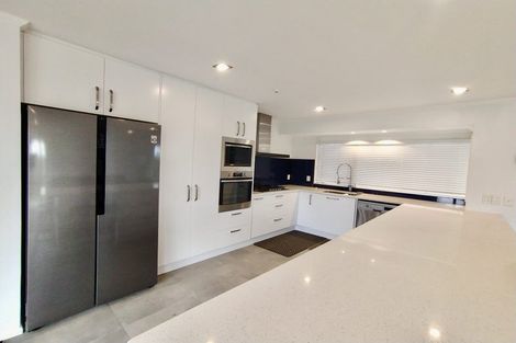 Photo of property in 15 Aspatria Place, Northpark, Auckland, 2013