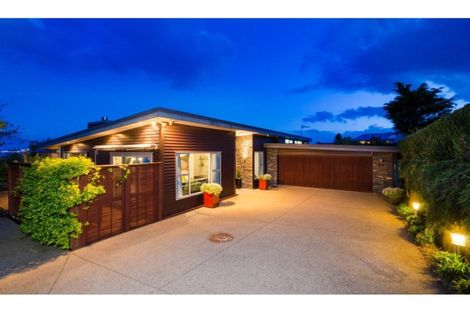 Photo of property in 5a Bernleigh Terrace, West Harbour, Auckland, 0618