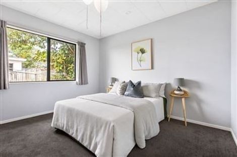 Photo of property in 1/48 Barbados Drive, Unsworth Heights, Auckland, 0632