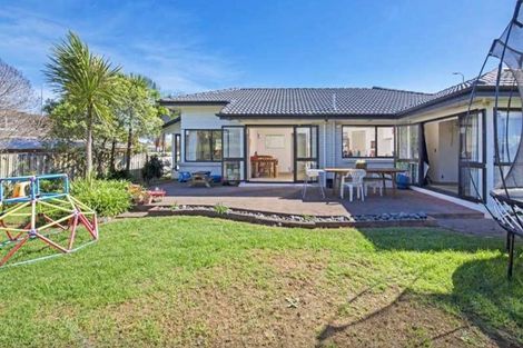 Photo of property in 30 Meadowland Drive, Somerville, Auckland, 2014