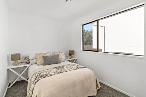 Photo of property in 9 Massine Place, Randwick Park, Auckland, 2105