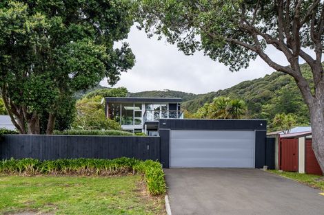 Photo of property in 22 Puriri Street, Eastbourne, Lower Hutt, 5013