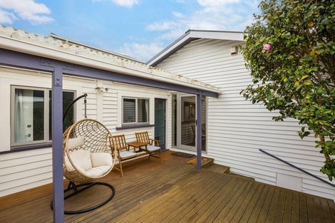 Photo of property in 61 Bayview Road, Paremata, Porirua, 5024