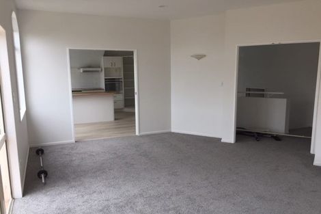 Photo of property in 2/14 Penning Road, Castor Bay, Auckland, 0620