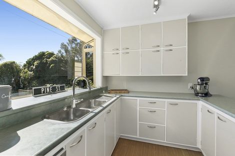 Photo of property in 301 Dowse Drive, Maungaraki, Lower Hutt, 5010