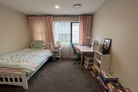 Photo of property in 89 Medallion Drive, Oteha, Auckland, 0632