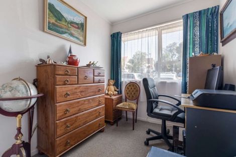 Photo of property in 4/28 Uxbridge Road, Mellons Bay, Auckland, 2014