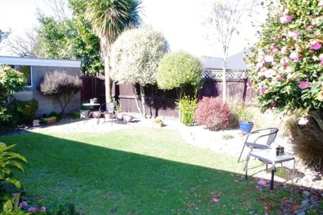 Photo of property in 2/14 Resolution Place, Bryndwr, Christchurch, 8053