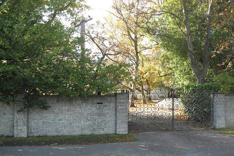 Photo of property in 22 Bryndwr Road, Fendalton, Christchurch, 8052