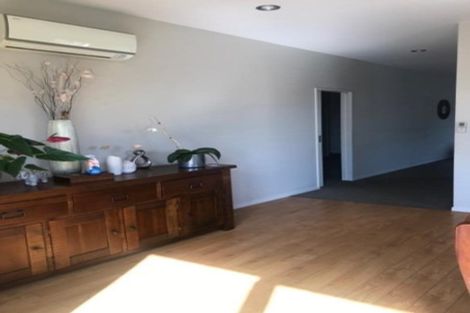 Photo of property in 42 Borneo Drive, Fairview Heights, Auckland, 0632