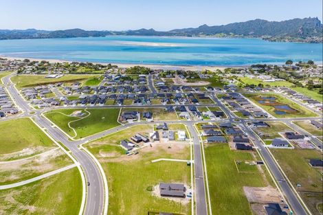 Photo of property in 22 Taurangawaka Road, One Tree Point, 0118