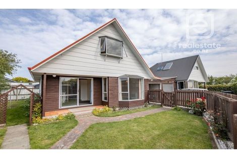 Photo of property in 1/99 Bayswater Crescent, Bromley, Christchurch, 8062