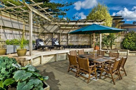Photo of property in 17 Nigel Road, Browns Bay, Auckland, 0630