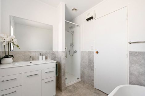 Photo of property in 6a Esmeralda Street, Welcome Bay, Tauranga, 3112