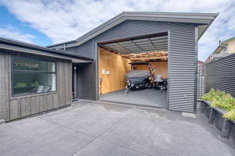 Photo of property in 1 Koe Street, Moana, 7872