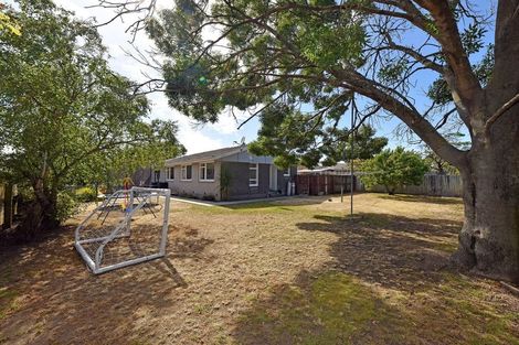 Photo of property in 2a Curzon Place, Parklands, Christchurch, 8083