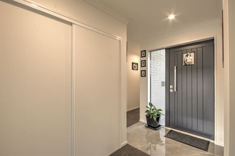 Photo of property in 17 Tutton (pvt) Mews, Rangiora, 7400