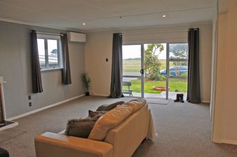 Photo of property in 17 Marine Parade, Carters Beach, Westport, 7825