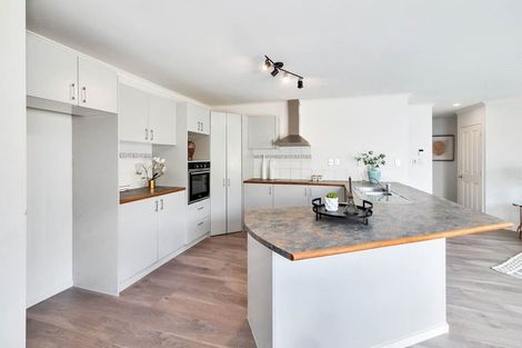 Photo of property in 47 Fleetwood Drive, Henderson, Auckland, 0612