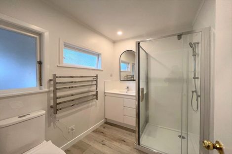 Photo of property in 1/405 East Coast Road, Mairangi Bay, Auckland, 0630