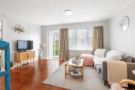 Photo of property in 25 Penton Road, Stanmore Bay, Whangaparaoa, 0932