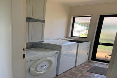 Photo of property in 6 Ashton Fitchett Drive, Brooklyn, Wellington, 6021