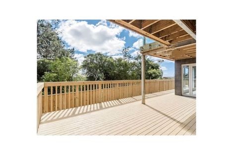 Photo of property in 185b Browns Bay Road, Browns Bay, Auckland, 0630