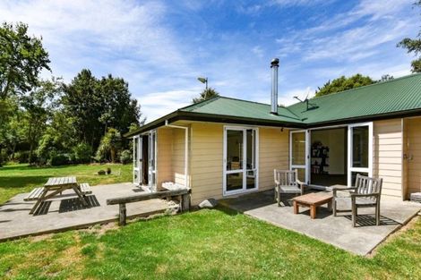 Photo of property in 15 Cross Street, Coalgate, 7673