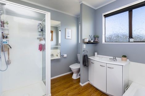 Photo of property in 22 Tacoma Drive, Totara Park, Upper Hutt, 5018