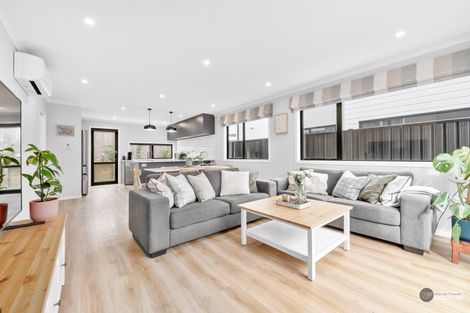 Photo of property in 11 Desert Gold Lane, Wallaceville, Upper Hutt, 5018