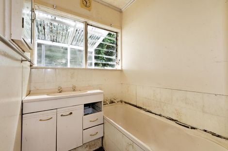 Photo of property in 5a Springbank Lane, Te Atatu Peninsula, Auckland, 0610