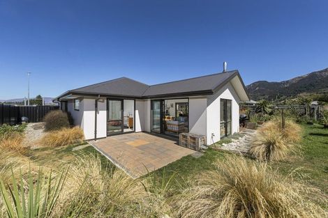 Photo of property in 35 Timsfield Drive, Lake Hawea, Wanaka, 9382