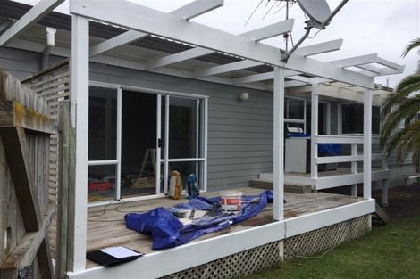 Photo of property in 66 De Quincey Terrace, Highland Park, Auckland, 2010