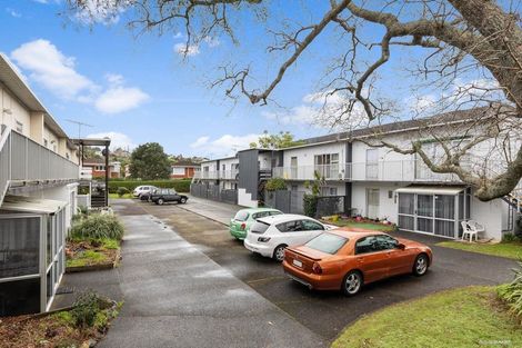 Photo of property in 10/41 Anzac Road, Browns Bay, Auckland, 0630