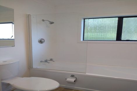 Photo of property in 2/92a Blue Mountains Road, Pinehaven, Upper Hutt, 5019