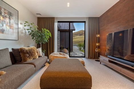 Photo of property in 38 Station Rise, Dalefield, Queenstown, 9371