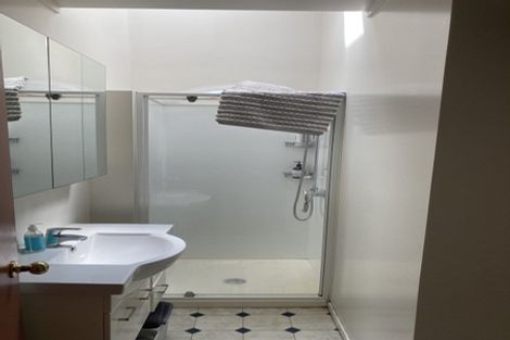 Photo of property in 18 Melrose Road, Island Bay, Wellington, 6023