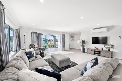 Photo of property in 12 Gardner Place, Otaki, 5512