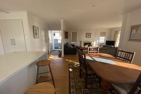 Photo of property in 31 Gladstone Road, Northcote, Auckland, 0627