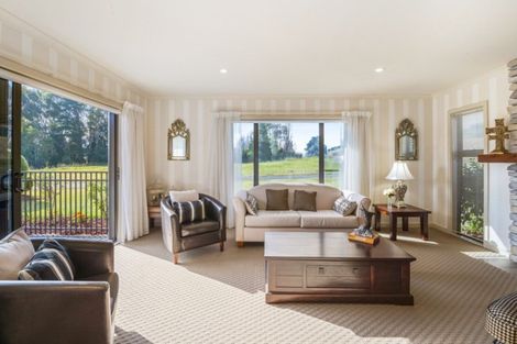 Photo of property in 122 Kinloch Road, Kinloch, Taupo, 3377