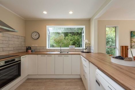 Photo of property in 15 Westhaven Drive, Tawa, Wellington, 5028